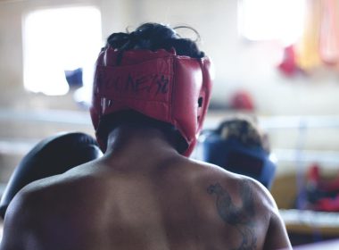Jak radzić sobie z bólem po treningu bokserskim